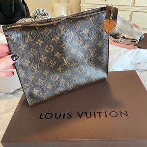LV TOILETTE POUCH- box not included